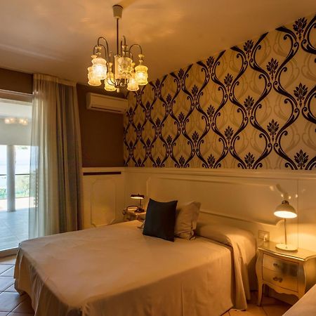 Hotel Maximilian Bardolino Habitación foto